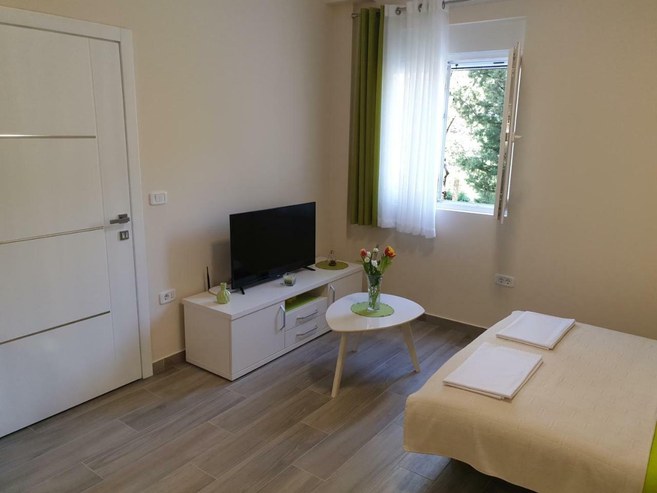 Apartments Jadran Tivat Luaran gambar