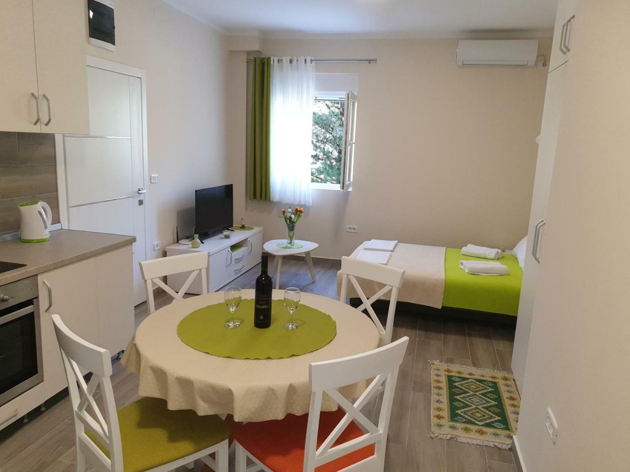 Apartments Jadran Tivat Luaran gambar